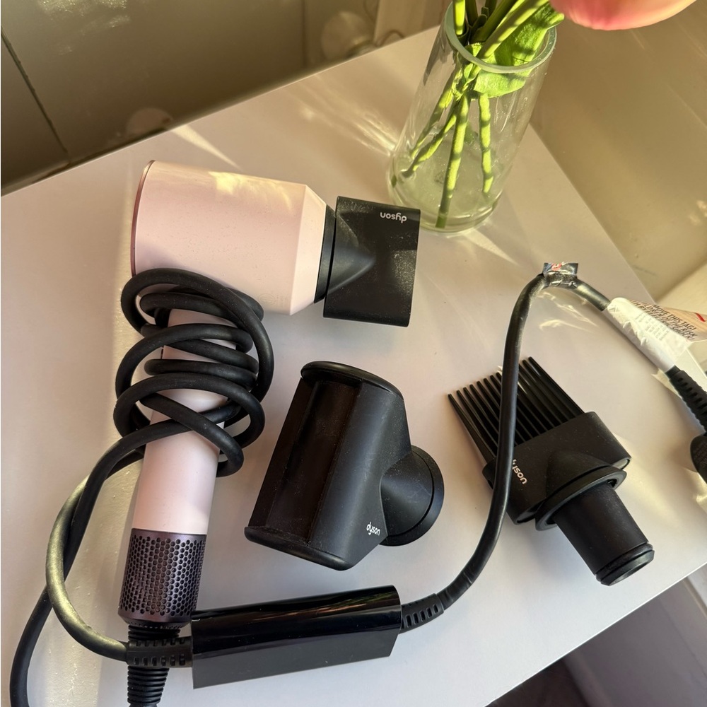Dyson supersonic hair dryer - Picture 5 of 11